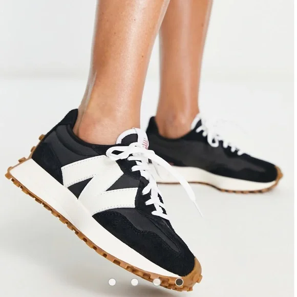 New Balance 327 Black Sneakers - Picture 9 of 15